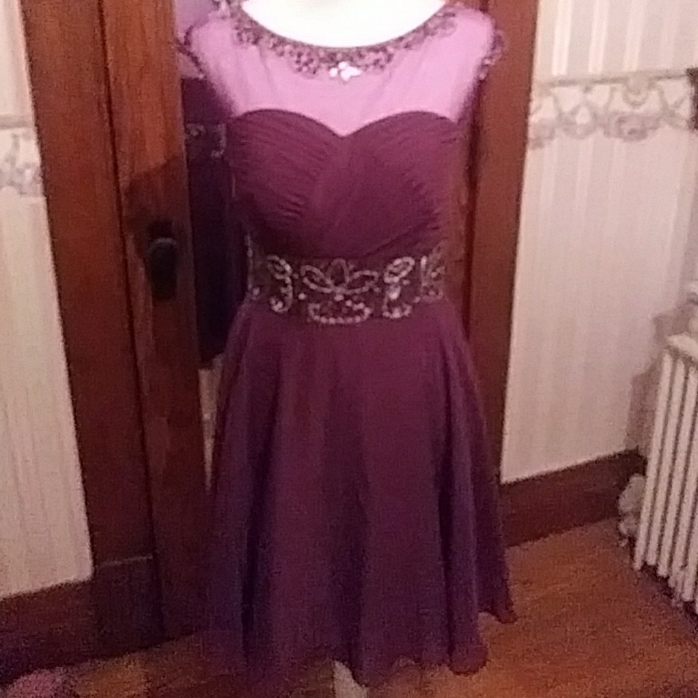 Burgundy formal dress with sequins n beading sz14